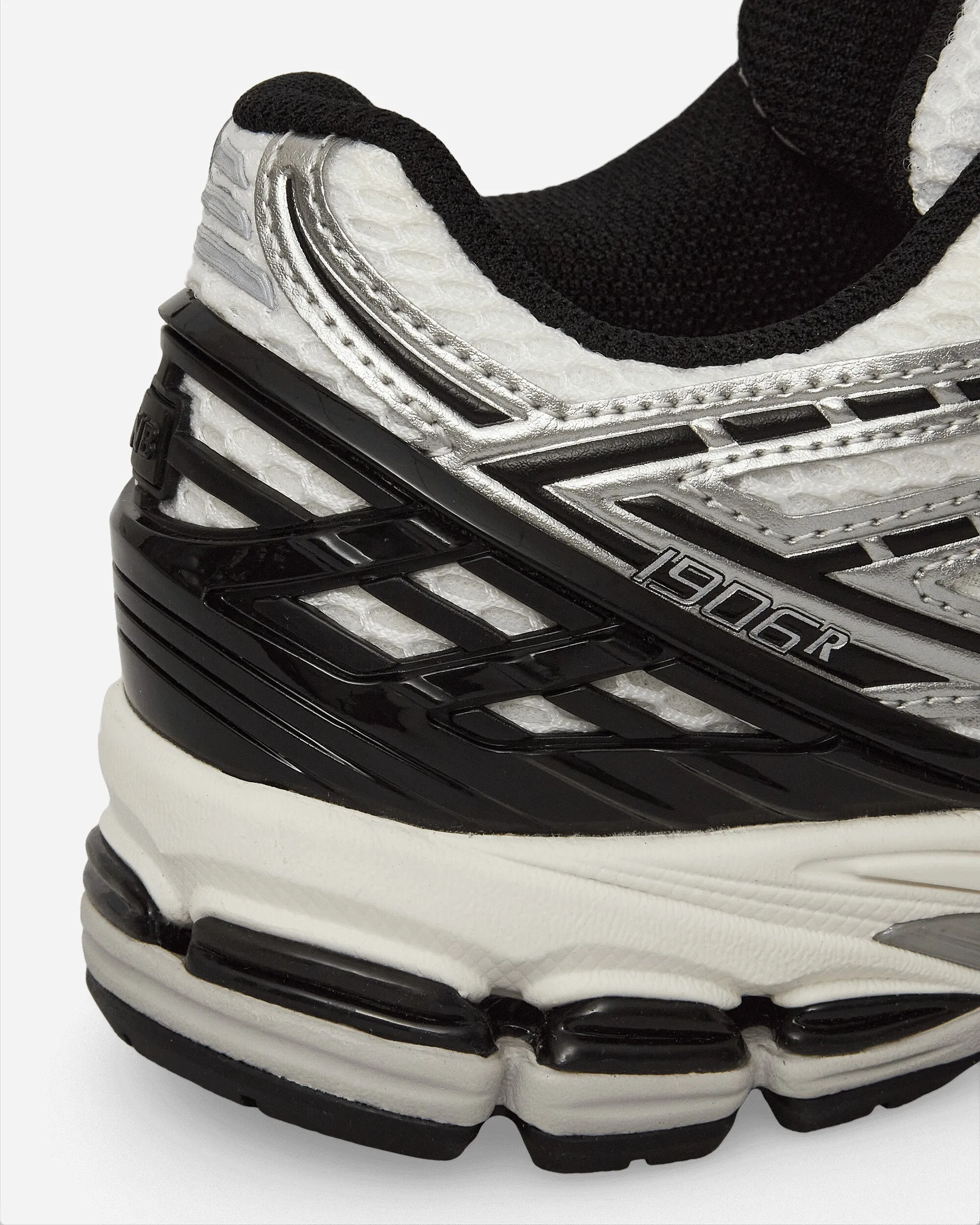 1906R Sneakers Silver Metallic / Black / Sea Salt