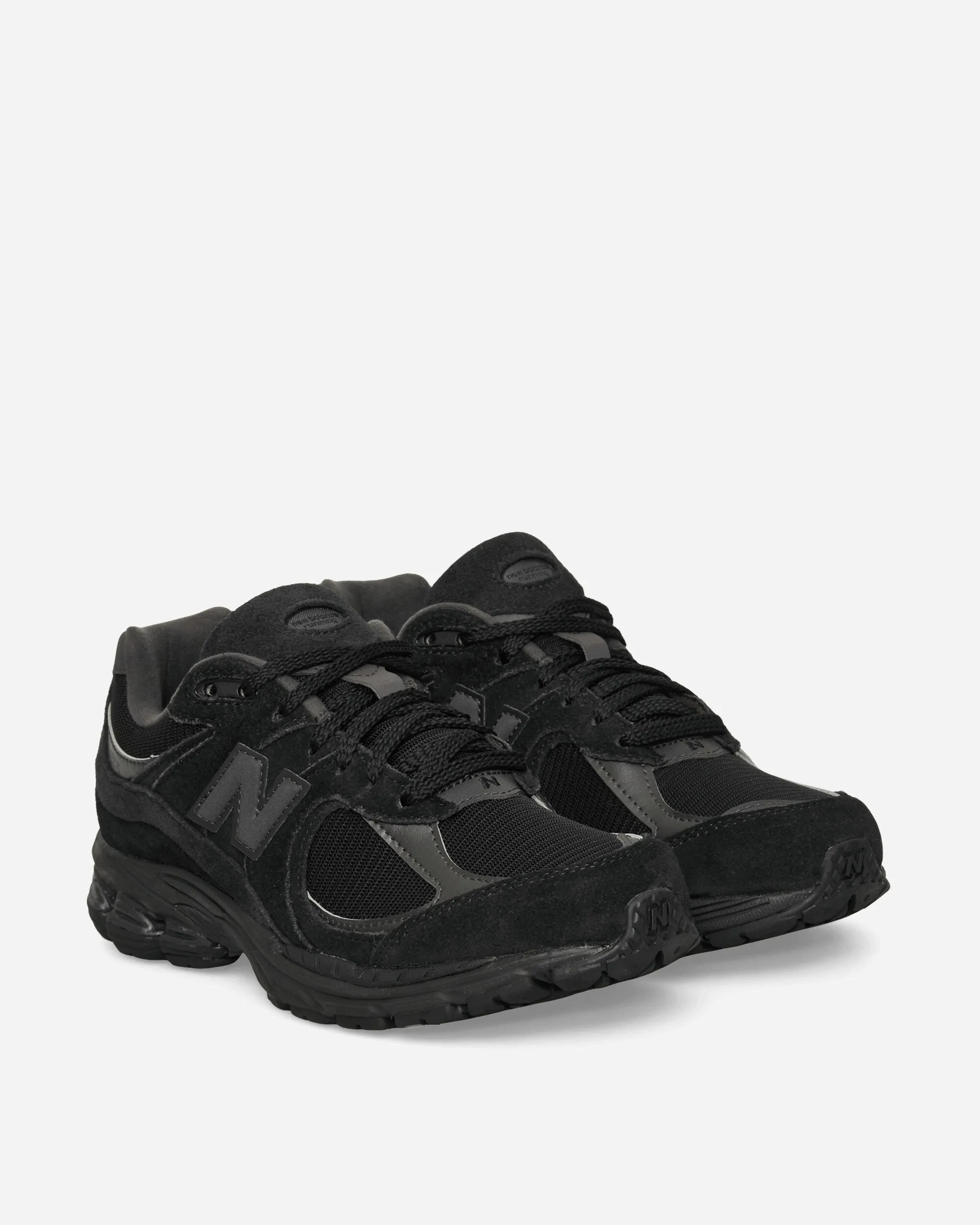 2002R Sneakers Black / Black Cement