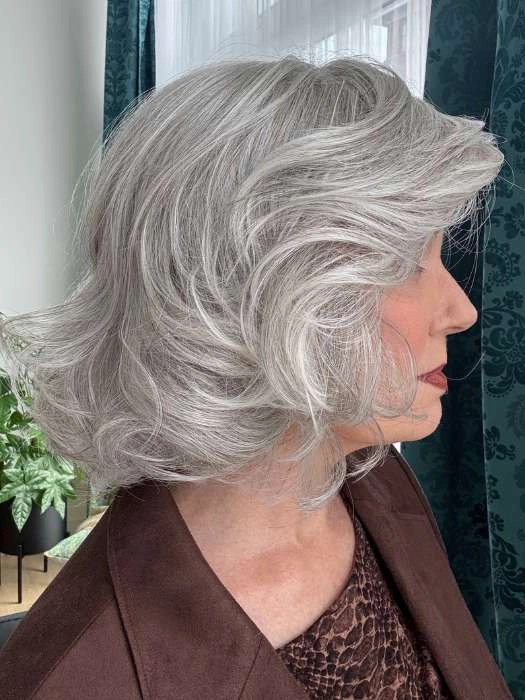 Accessories_Raquel Welch_Wigs Crowd Pleaser Wig by Raquel Welch | Lace Front | Best Seller