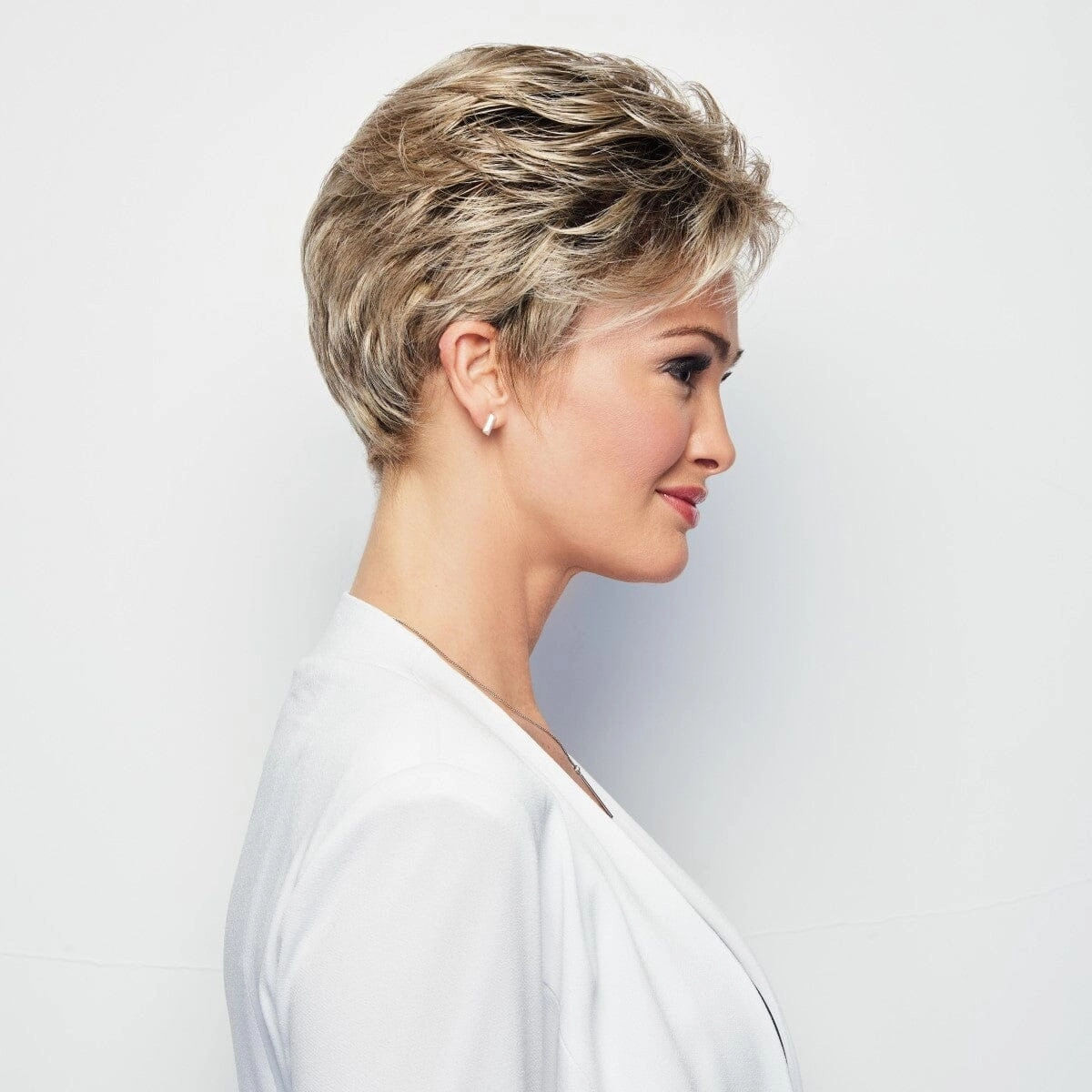Accessories_Raquel Welch_Wigs Winner Elite Monofilament Wig by Raquel Welch