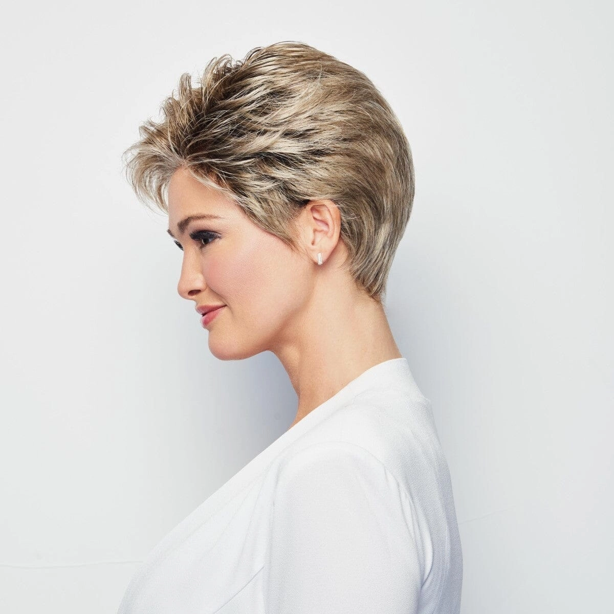 Accessories_Raquel Welch_Wigs Winner Elite Monofilament Wig by Raquel Welch