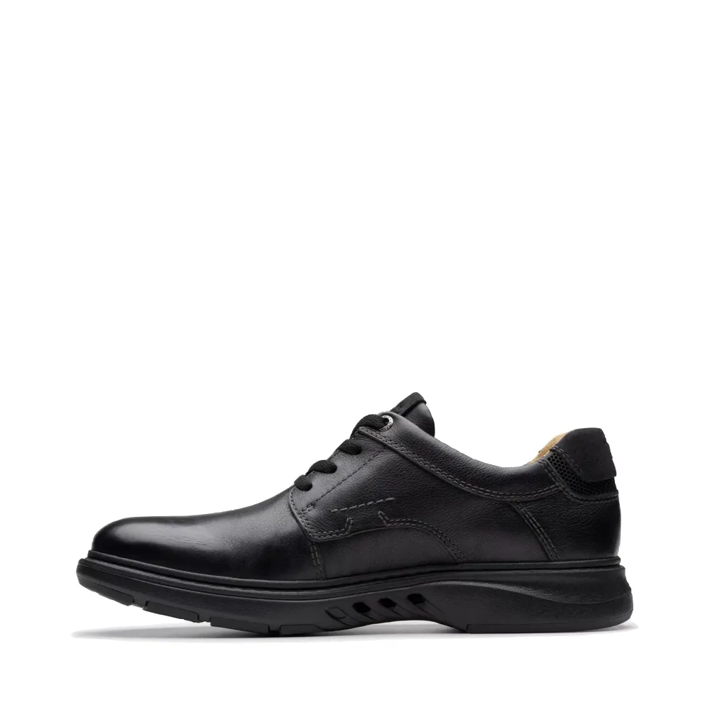 Clarks Men's Un Briley Leather Lace Shoe in Black