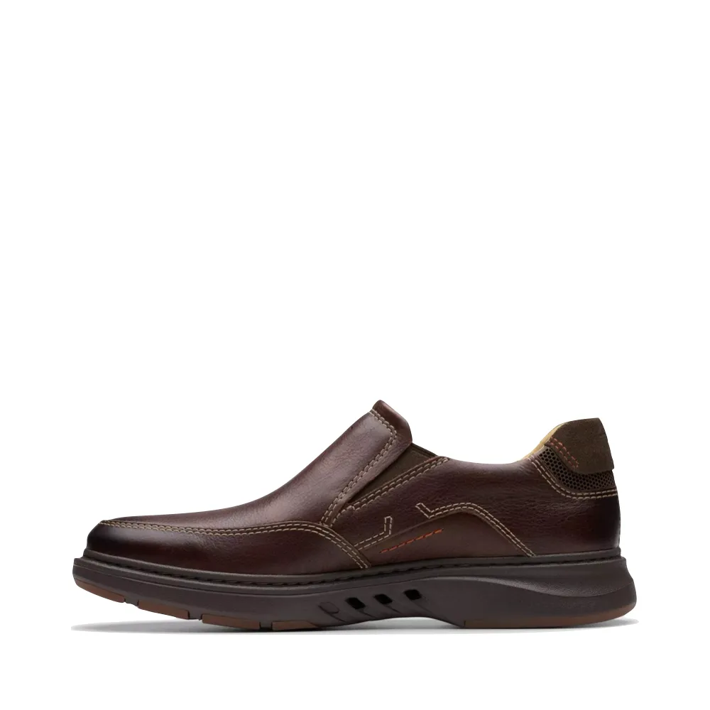 Clarks Men's Un Briley Step Leather Slip On Shoe in Mahogany