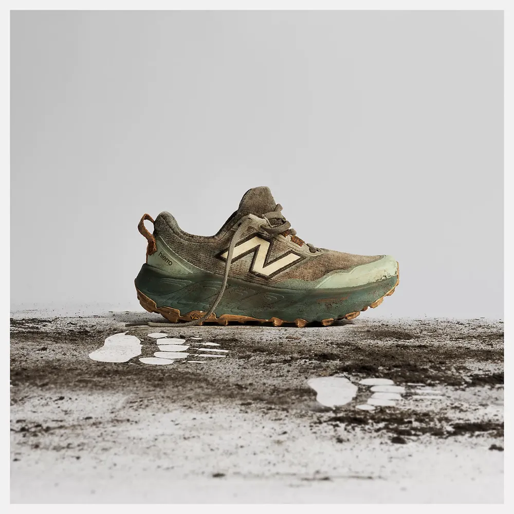 New Balance Women's Fresh Foam X Hierro v9 Sneaker in Calcium with Dark Juniper