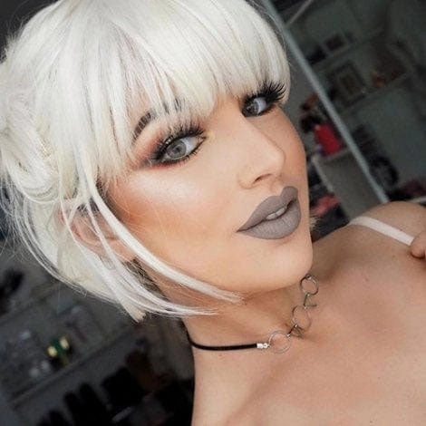 Platinum blonde bob wig: Carol-Anne