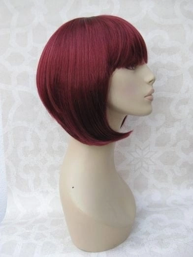Red inverted bob wig, short and chic: Flavia