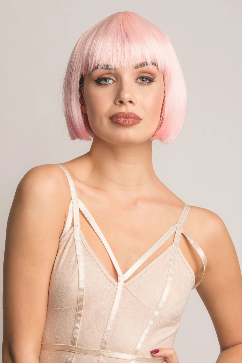 Short pink bob wig (ombre: pale pink and platinum): Louisa