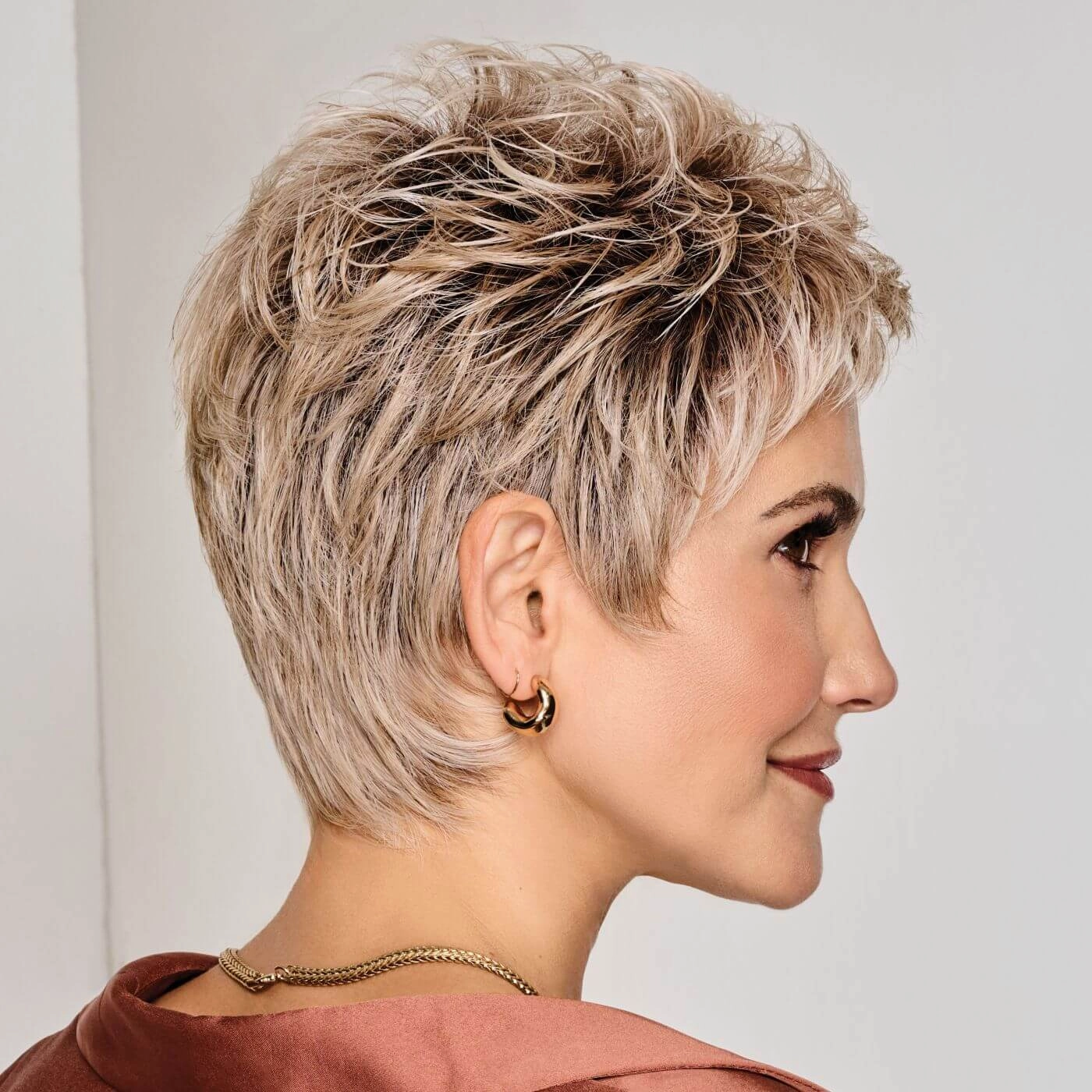 Straight Chic Petite Average Mono Crown Ext Lace Front Wig by Raquel Welch Wigs