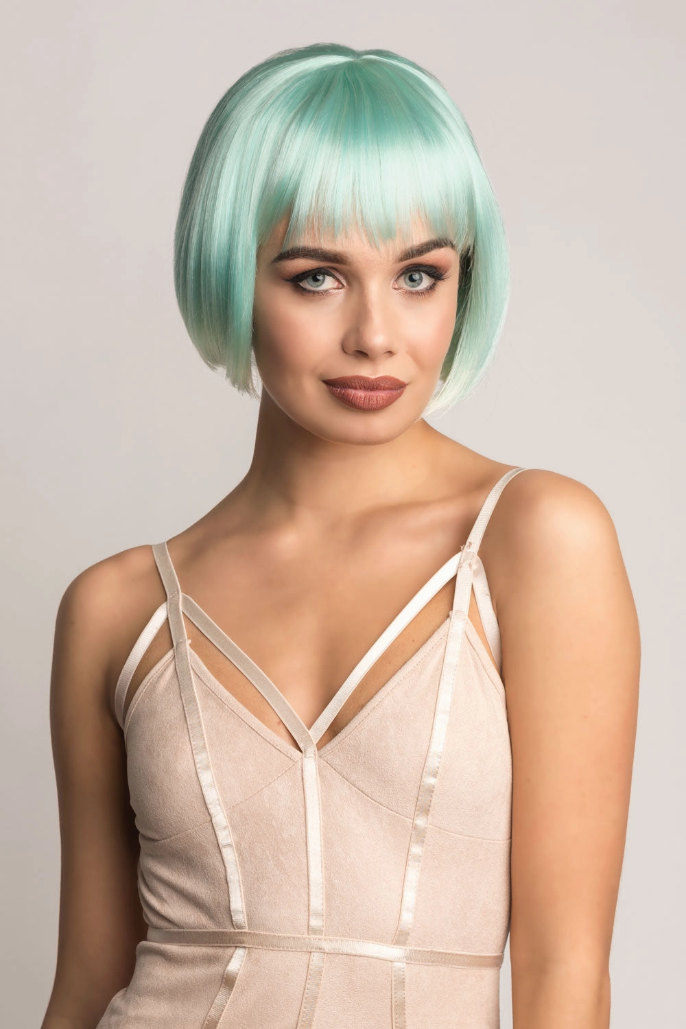 Turquoise bob wig, with platinum blonde ombre, short and chic: Eunice