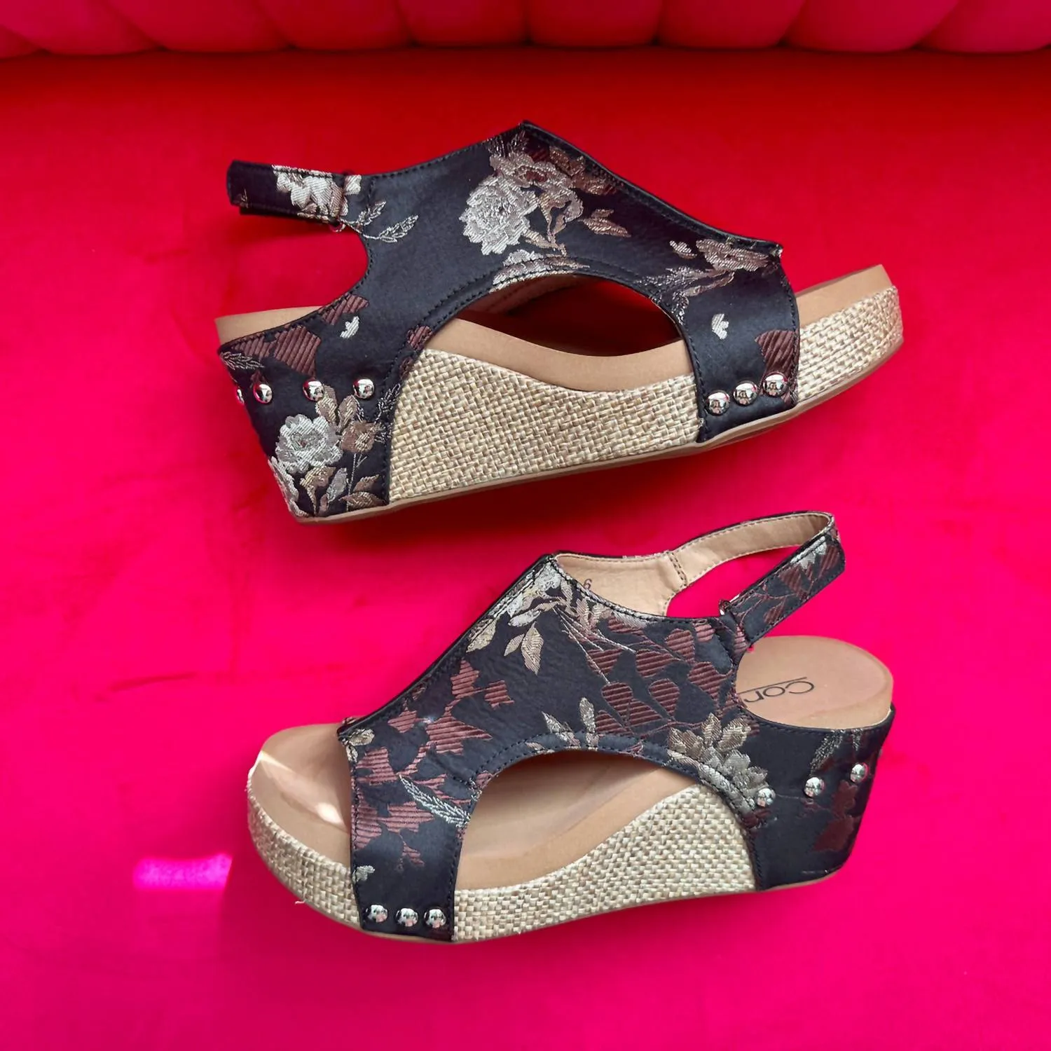 Women's Carley Wedge Sandal In Black Tan Floral