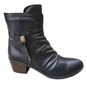Women's Connie Ankle Boots In Black