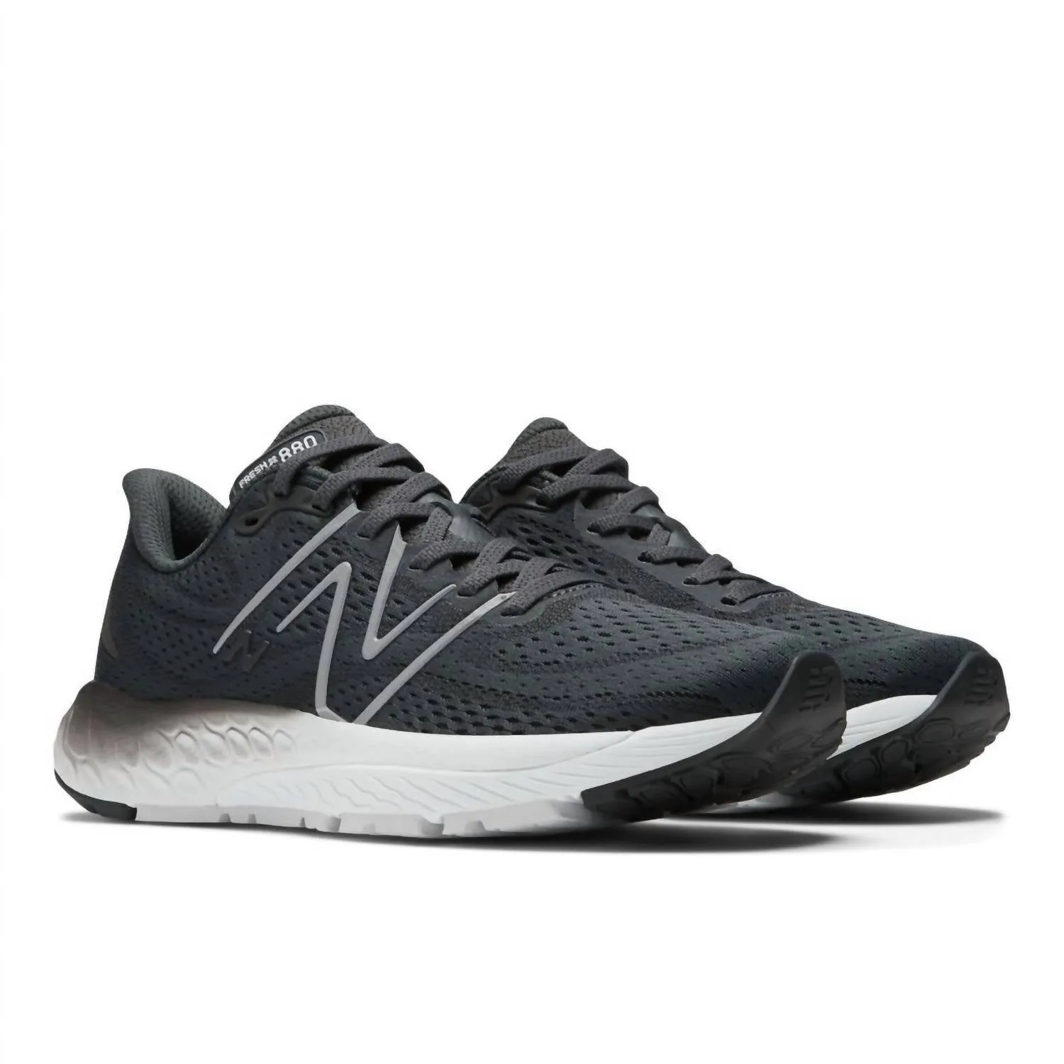 Women's Fresh Foam 880V13 Running Shoes In Grey/black